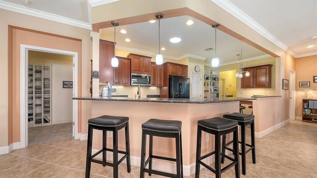Activo con contrato: $375,000 (2 camas, 2 baños, 1685 Pies cuadrados)