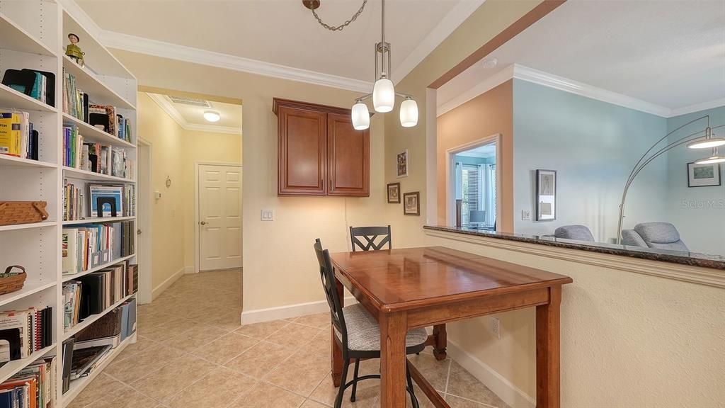 Activo con contrato: $375,000 (2 camas, 2 baños, 1685 Pies cuadrados)