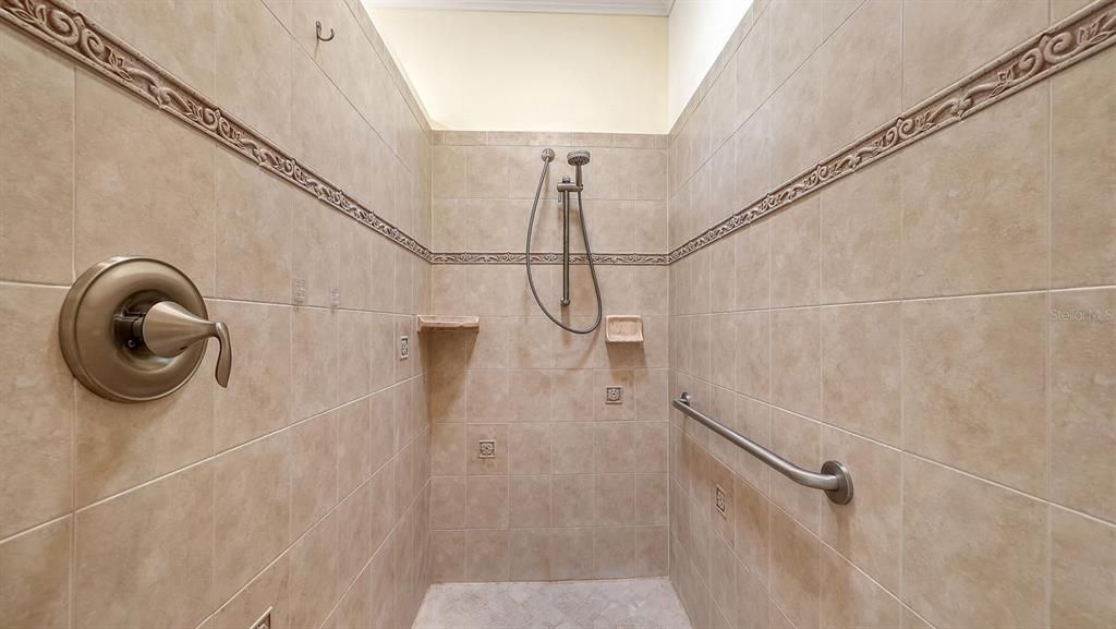 Activo con contrato: $375,000 (2 camas, 2 baños, 1685 Pies cuadrados)