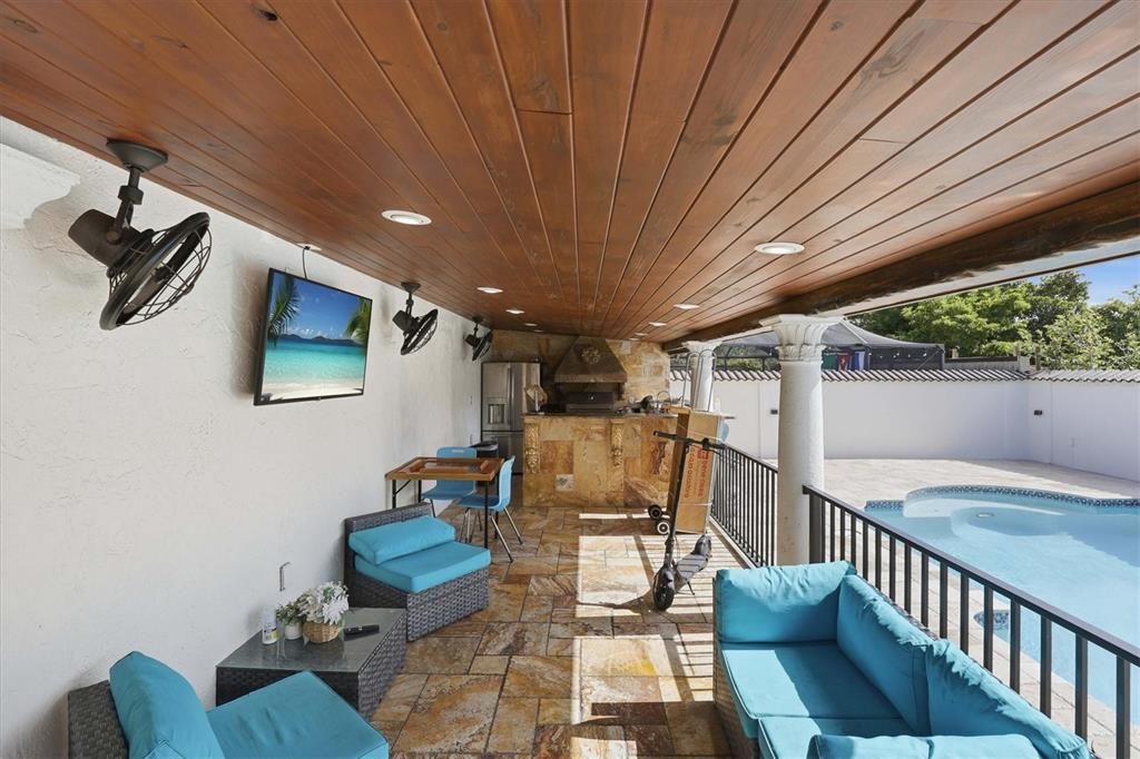 For Sale: $774,900 (4 beds, 3 baths, 2800 Square Feet)