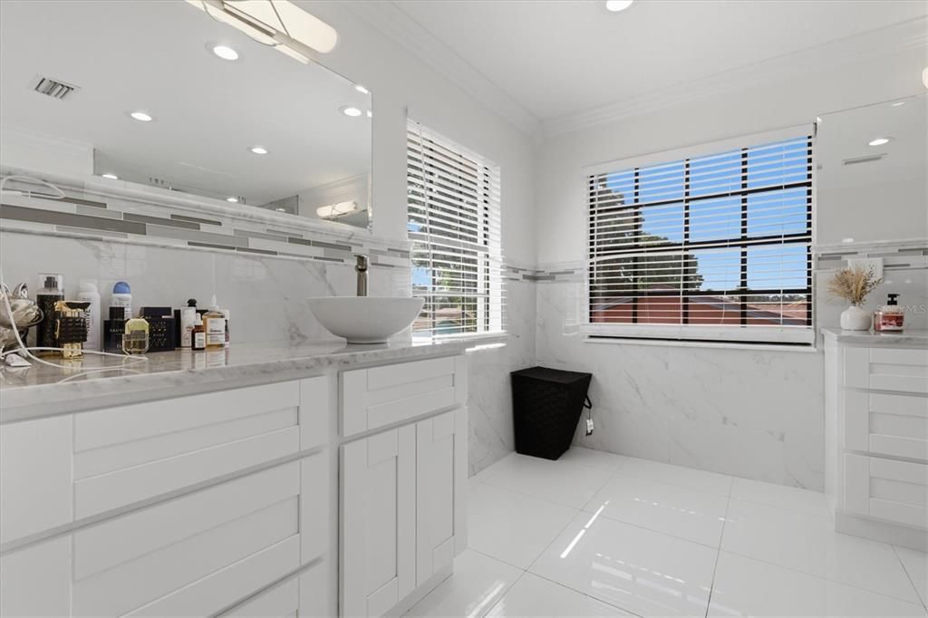 For Sale: $774,900 (4 beds, 3 baths, 2800 Square Feet)