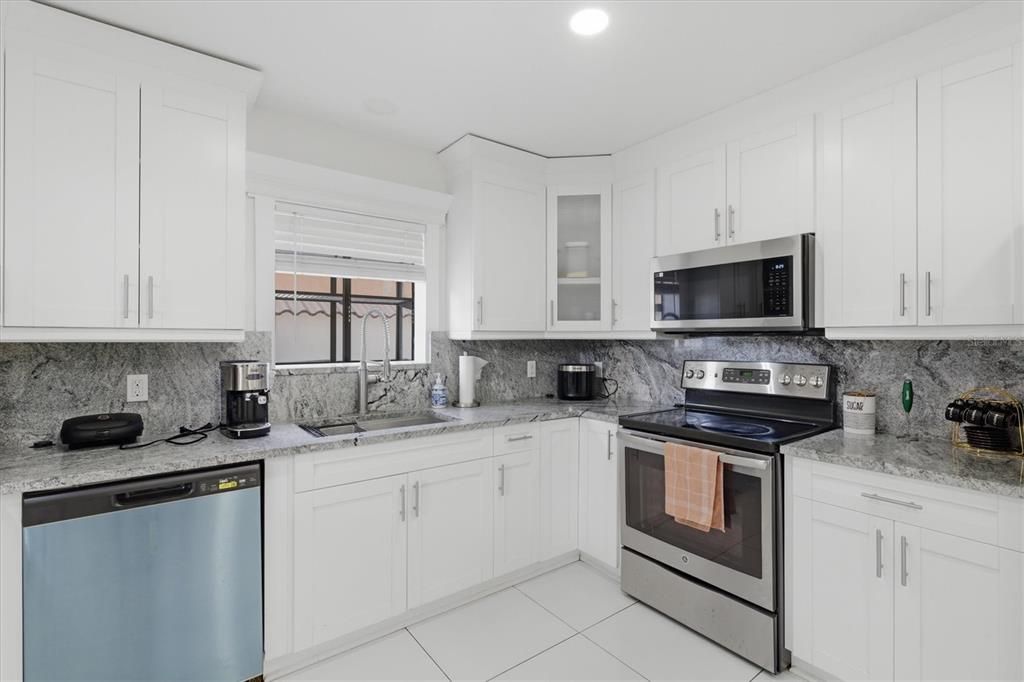 For Sale: $774,900 (4 beds, 3 baths, 2800 Square Feet)