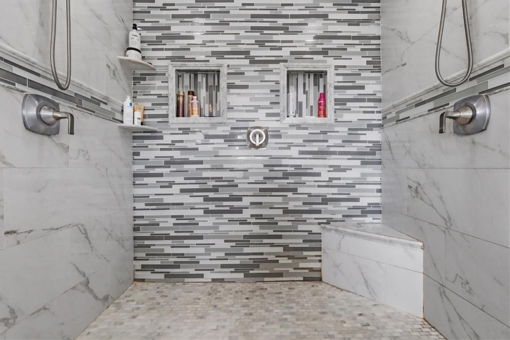 For Sale: $774,900 (4 beds, 3 baths, 2800 Square Feet)