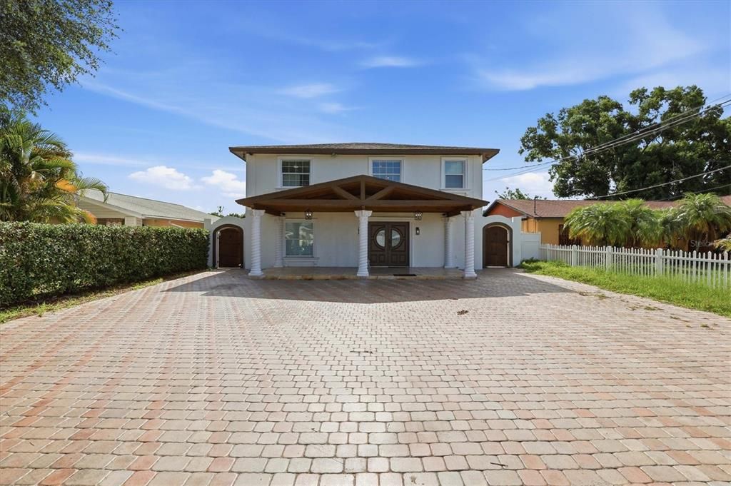 For Sale: $774,900 (4 beds, 3 baths, 2800 Square Feet)