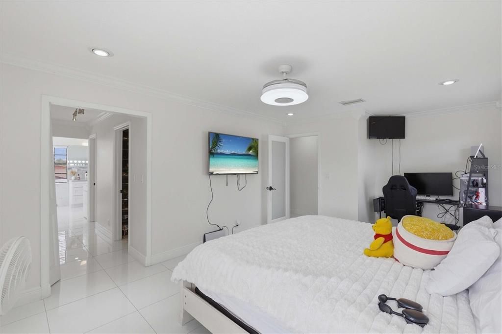 For Sale: $774,900 (4 beds, 3 baths, 2800 Square Feet)