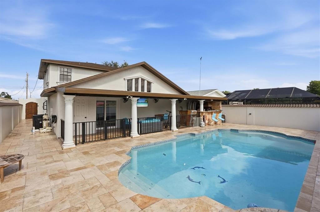 For Sale: $774,900 (4 beds, 3 baths, 2800 Square Feet)