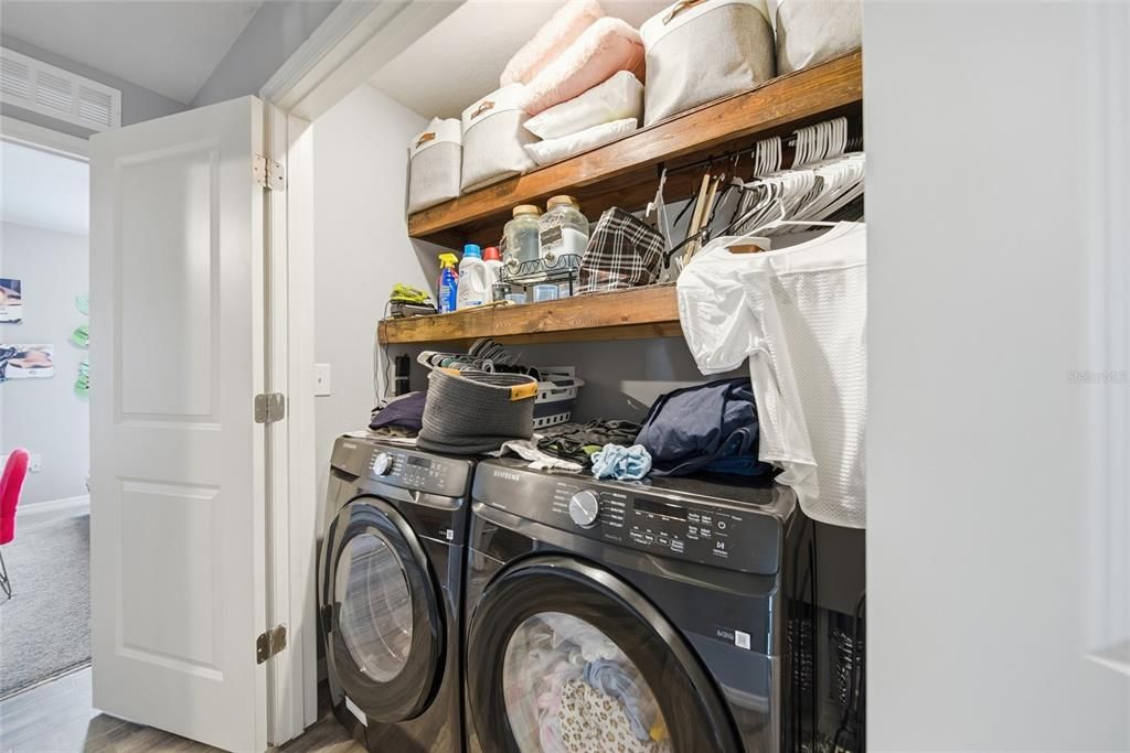 На продажу: $349,999 (4 спален, 2 ванн, 1646 Квадратных фут)