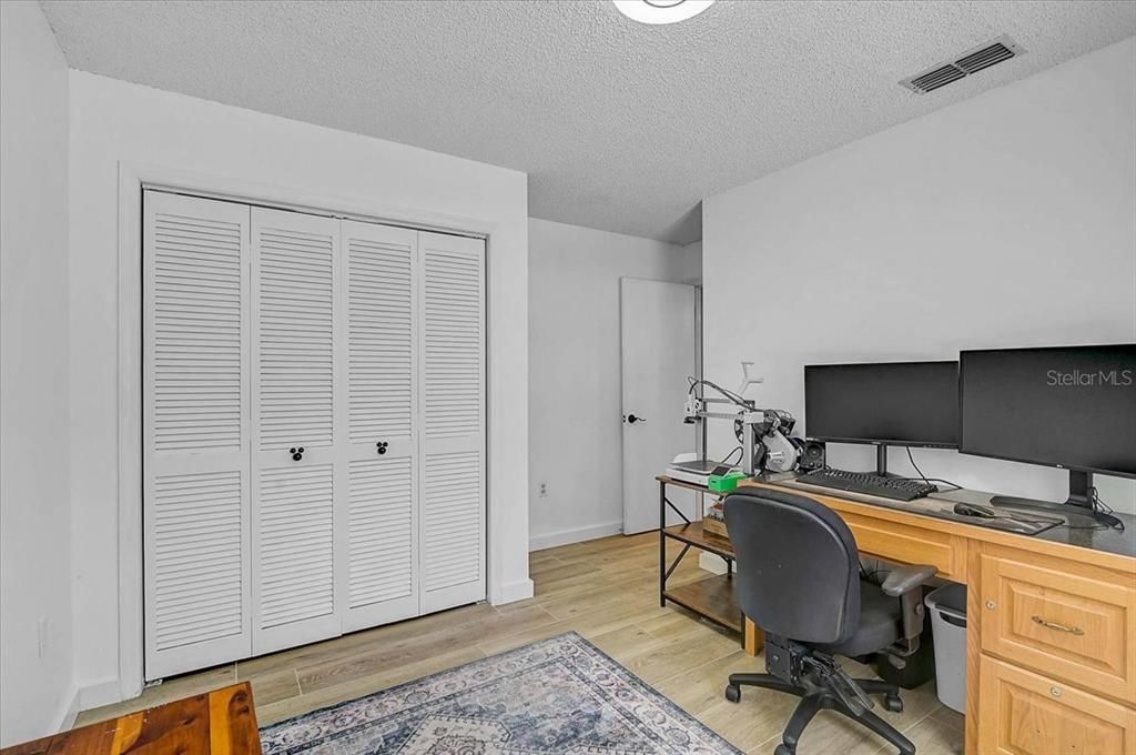 For Sale: $525,000 (4 beds, 2 baths, 1990 Square Feet)