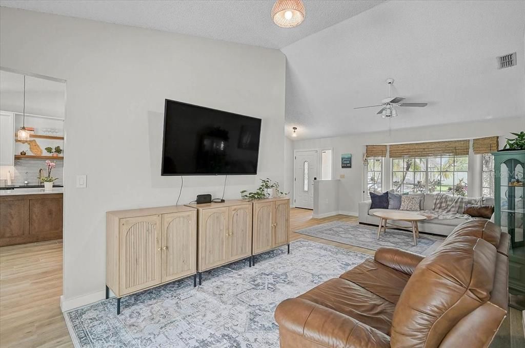 For Sale: $525,000 (4 beds, 2 baths, 1990 Square Feet)