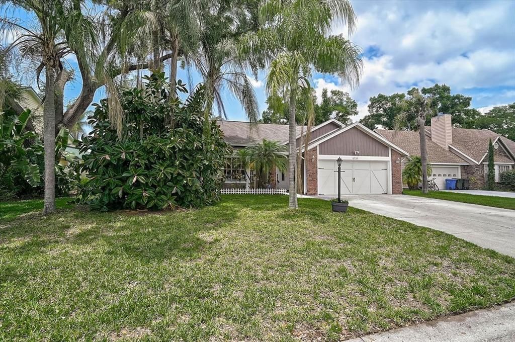 For Sale: $525,000 (4 beds, 2 baths, 1990 Square Feet)