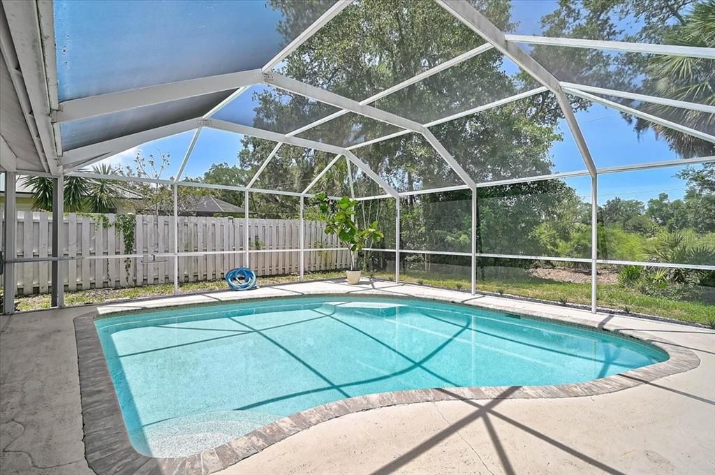 For Sale: $525,000 (4 beds, 2 baths, 1990 Square Feet)