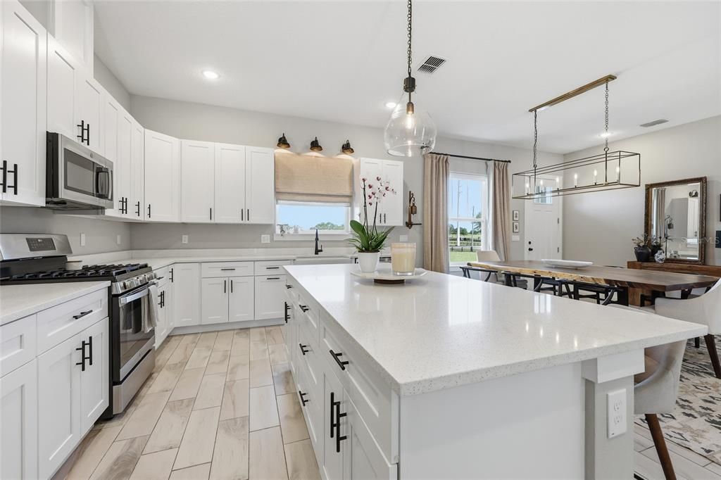 En Venta: $799,900 (4 camas, 3 baños, 2314 Pies cuadrados)