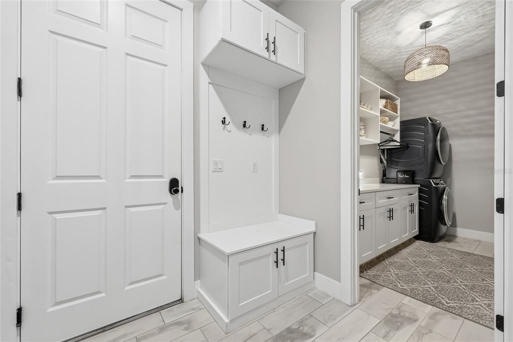En Venta: $799,900 (4 camas, 3 baños, 2314 Pies cuadrados)