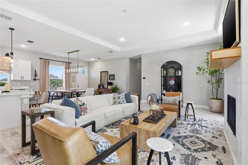 En Venta: $799,900 (4 camas, 3 baños, 2314 Pies cuadrados)