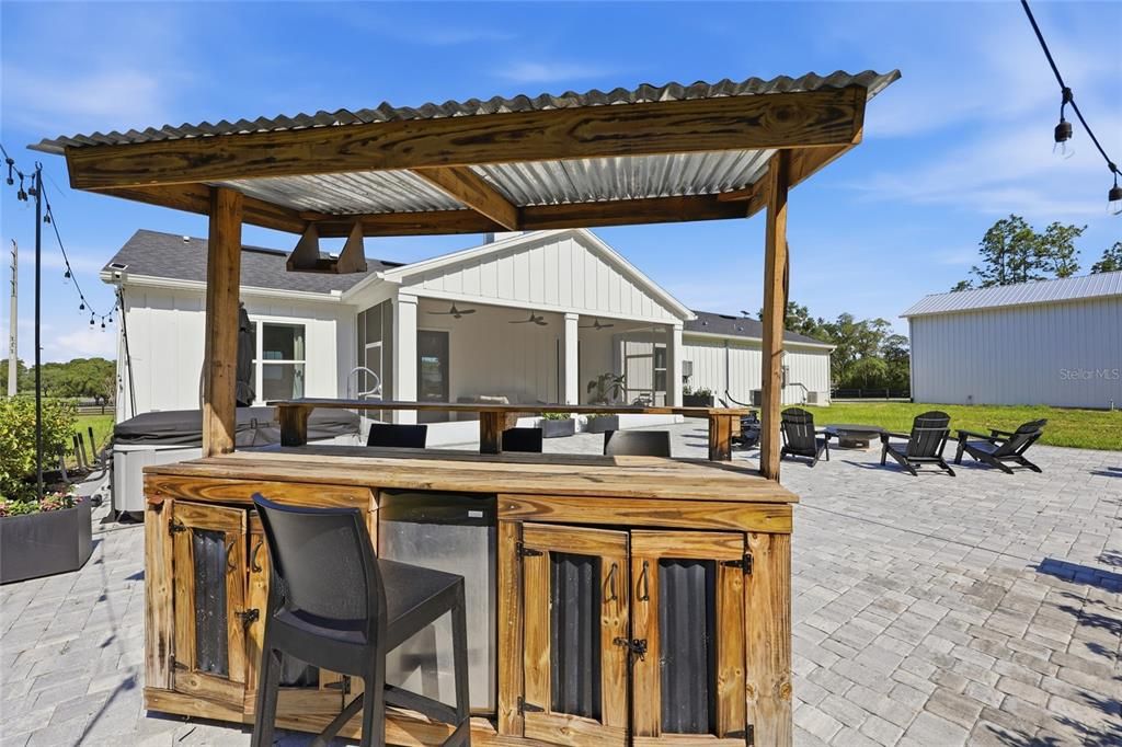 En Venta: $799,900 (4 camas, 3 baños, 2314 Pies cuadrados)