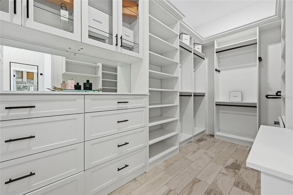 En Venta: $799,900 (4 camas, 3 baños, 2314 Pies cuadrados)