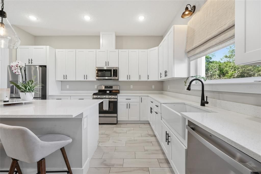 En Venta: $799,900 (4 camas, 3 baños, 2314 Pies cuadrados)