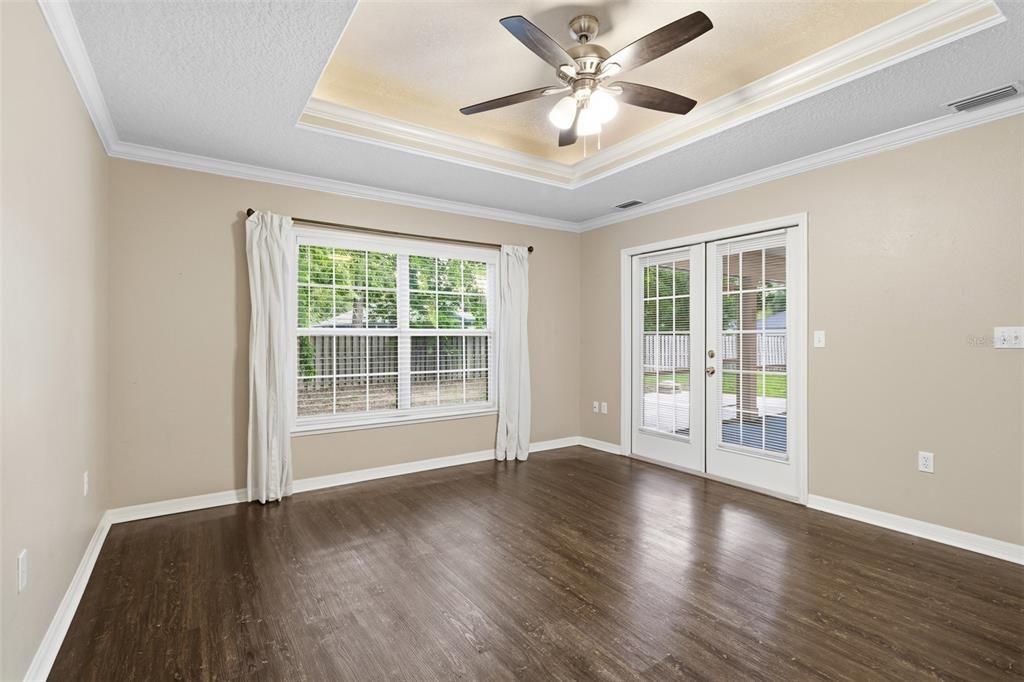 For Sale: $424,000 (4 beds, 3 baths, 1913 Square Feet)