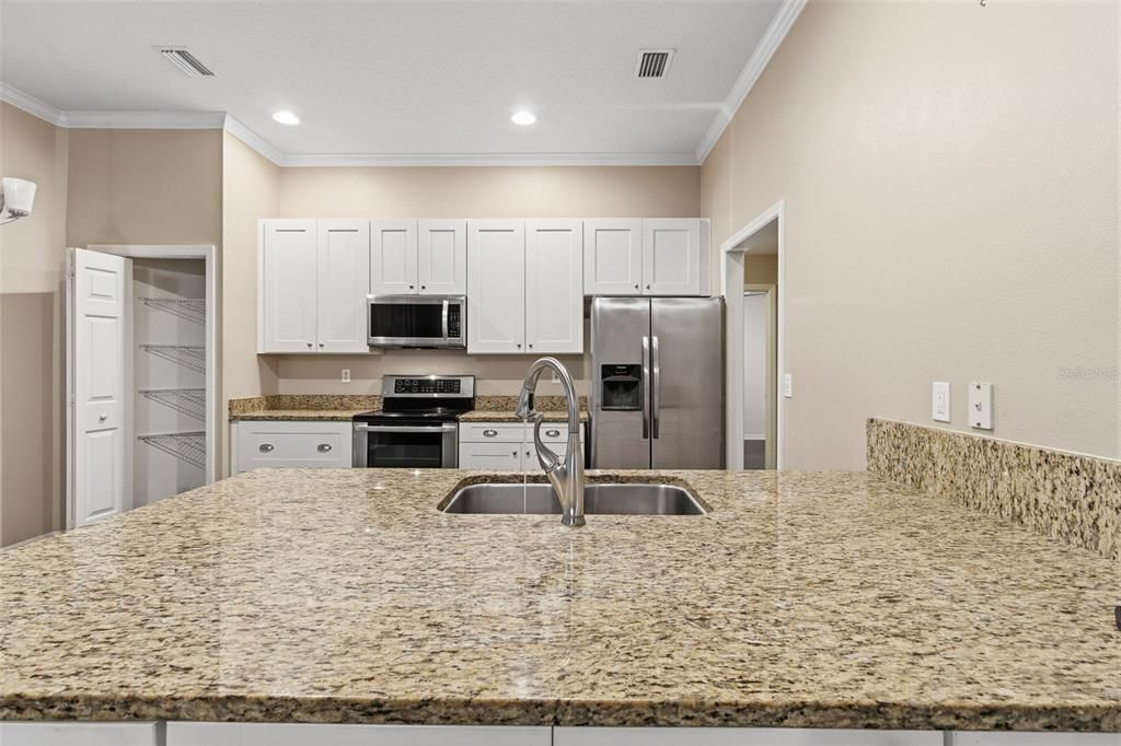 For Sale: $424,000 (4 beds, 3 baths, 1913 Square Feet)