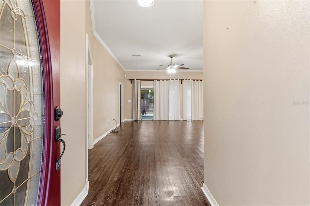 For Sale: $424,000 (4 beds, 3 baths, 1913 Square Feet)