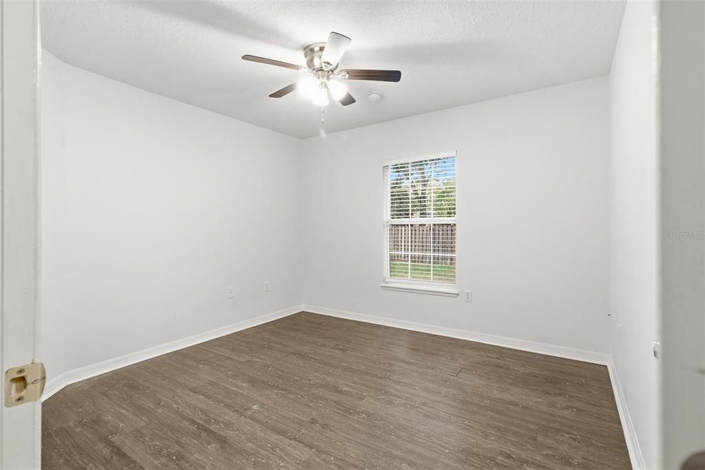 For Sale: $424,000 (4 beds, 3 baths, 1913 Square Feet)