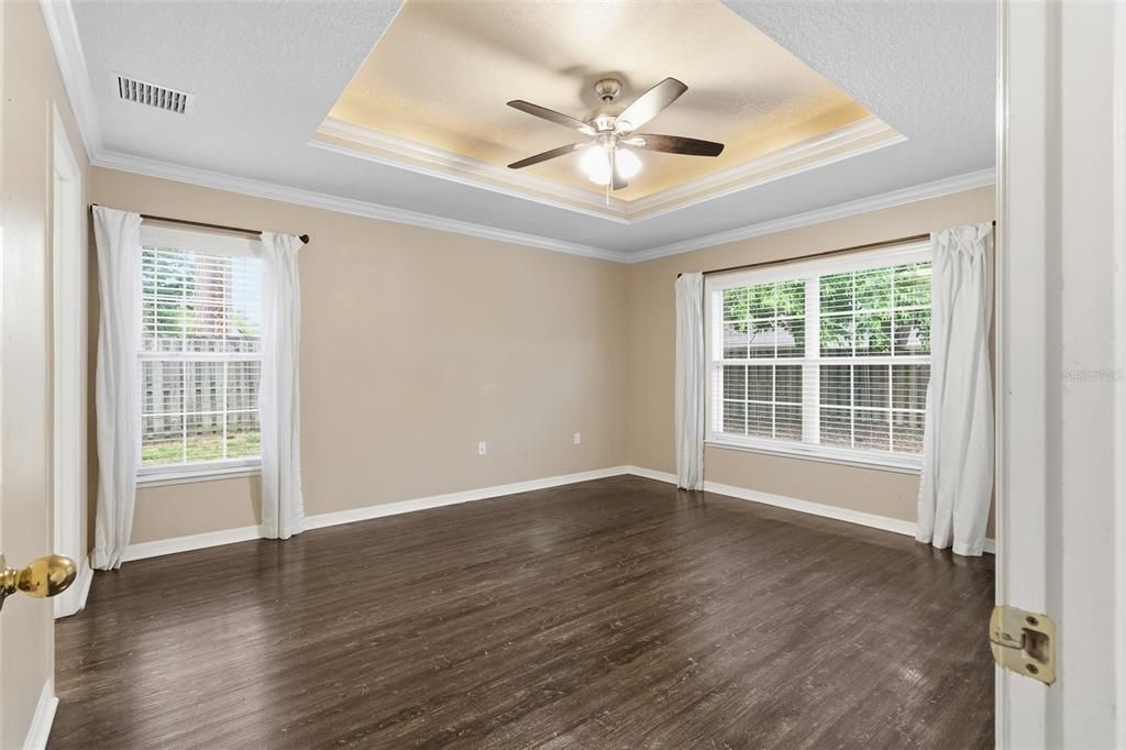For Sale: $424,000 (4 beds, 3 baths, 1913 Square Feet)
