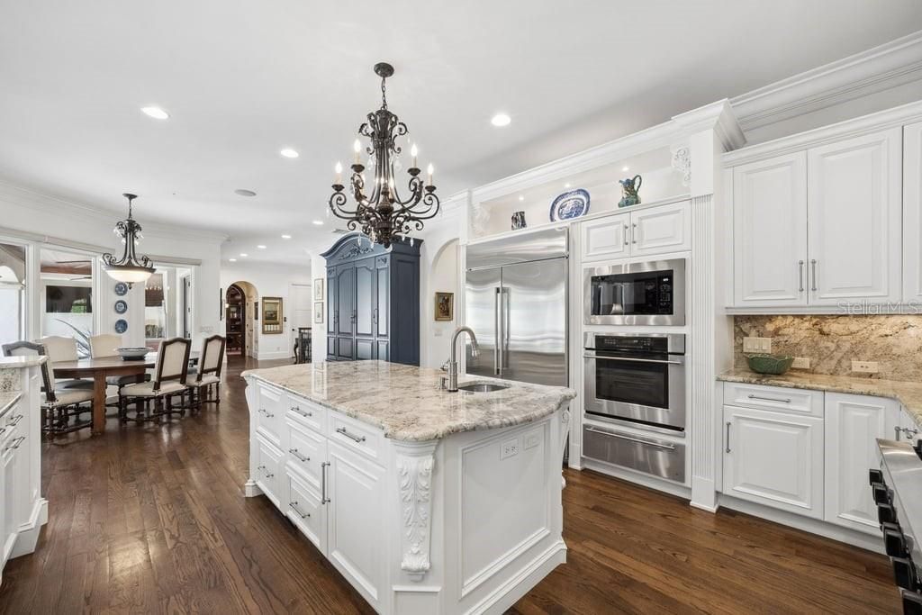 For Sale: $6,000,000 (5 beds, 6 baths, 7397 Square Feet)