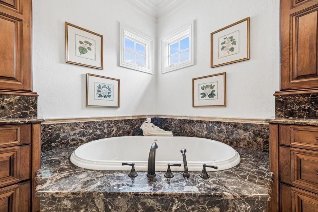 For Sale: $6,000,000 (5 beds, 6 baths, 7397 Square Feet)