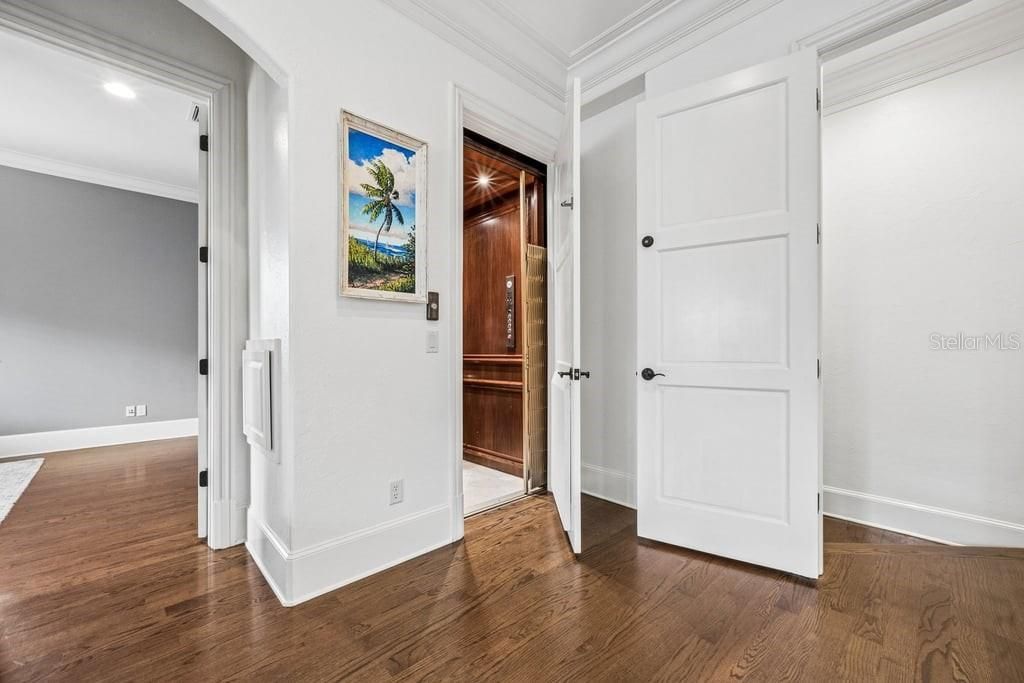 For Sale: $6,000,000 (5 beds, 6 baths, 7397 Square Feet)