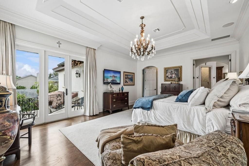 For Sale: $6,000,000 (5 beds, 6 baths, 7397 Square Feet)