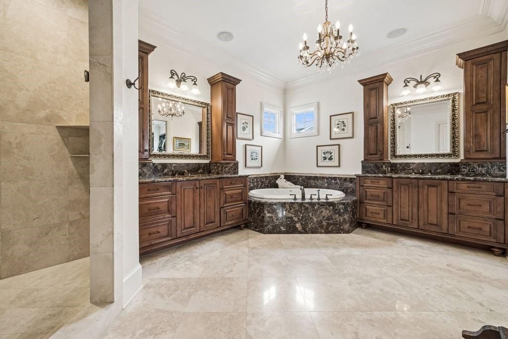 For Sale: $6,000,000 (5 beds, 6 baths, 7397 Square Feet)