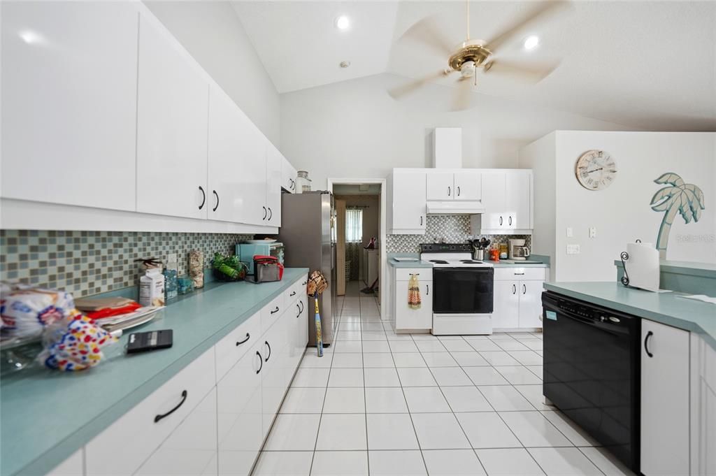 На продажу: $384,900 (3 спален, 2 ванн, 1864 Квадратных фут)
