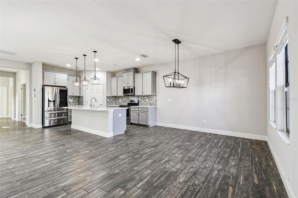 For Sale: $410,000 (4 beds, 3 baths, 2377 Square Feet)