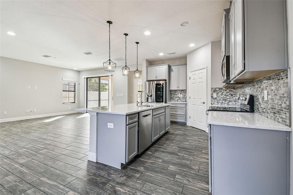 For Sale: $410,000 (4 beds, 3 baths, 2377 Square Feet)