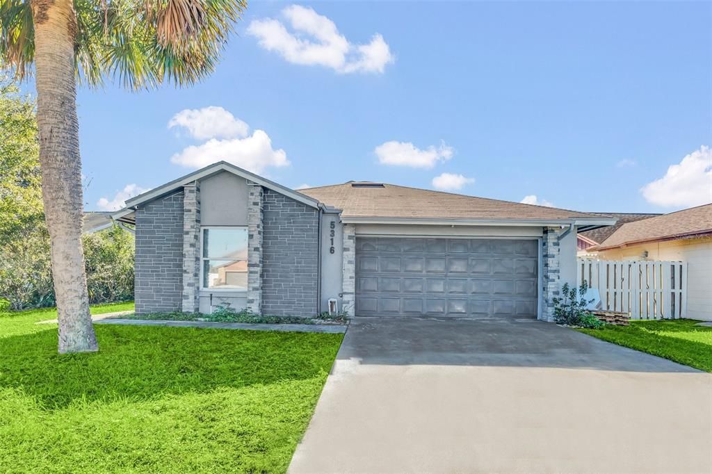 For Sale: $330,000 (2 beds, 2 baths, 1330 Square Feet)