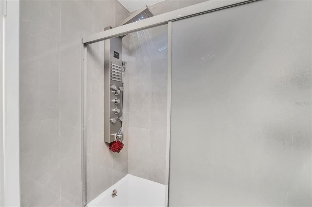 For Sale: $330,000 (2 beds, 2 baths, 1330 Square Feet)