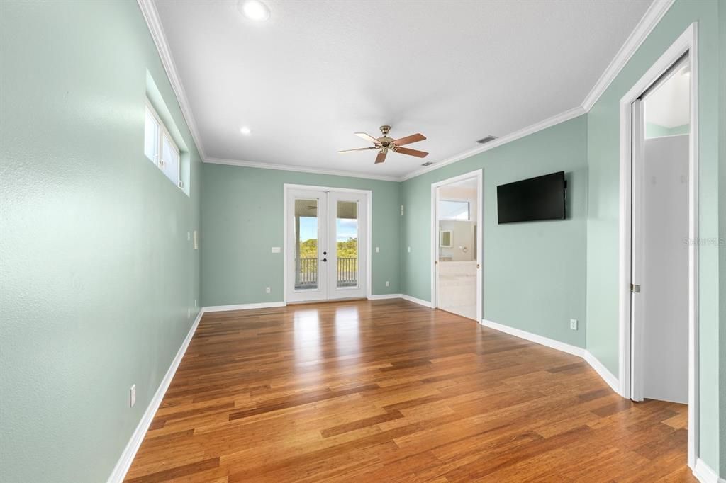 For Sale: $1,499,000 (4 beds, 5 baths, 3612 Square Feet)
