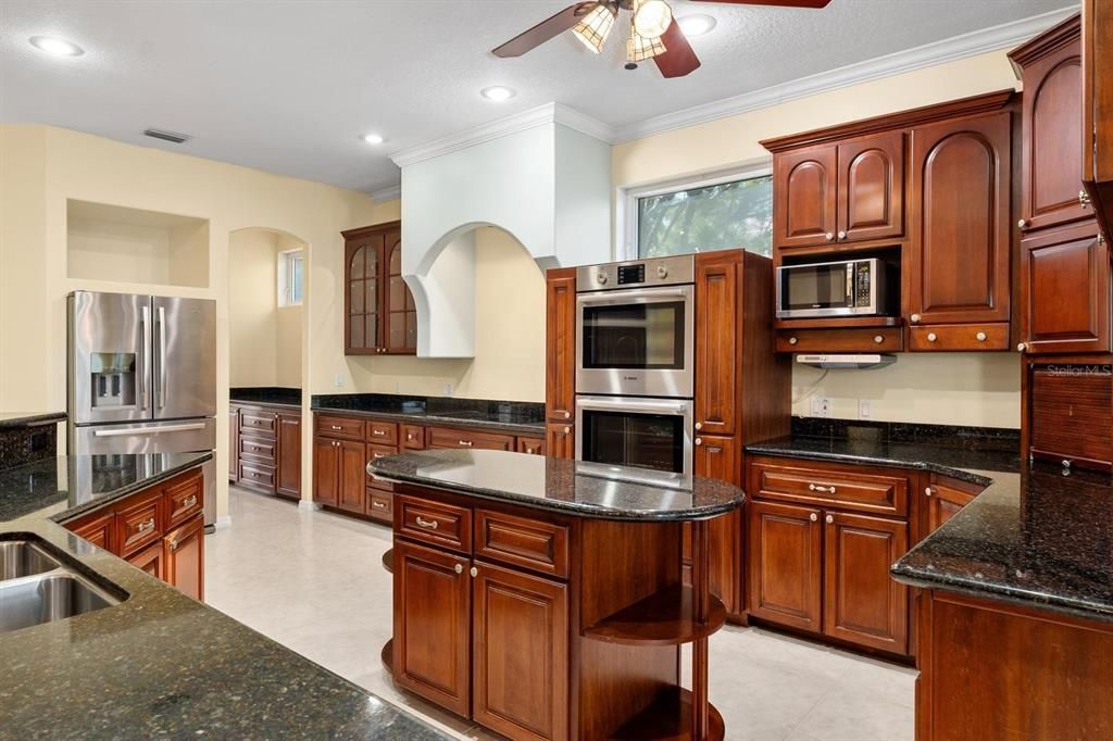 For Sale: $1,499,000 (4 beds, 5 baths, 3612 Square Feet)