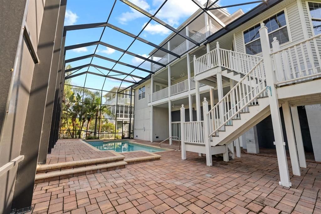 Active With Contract: $1,149,000 (4 beds, 5 baths, 3612 Square Feet)