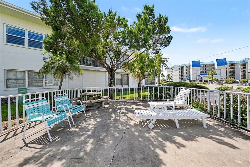 For Sale: $225,000 (1 beds, 1 baths, 595 Square Feet)