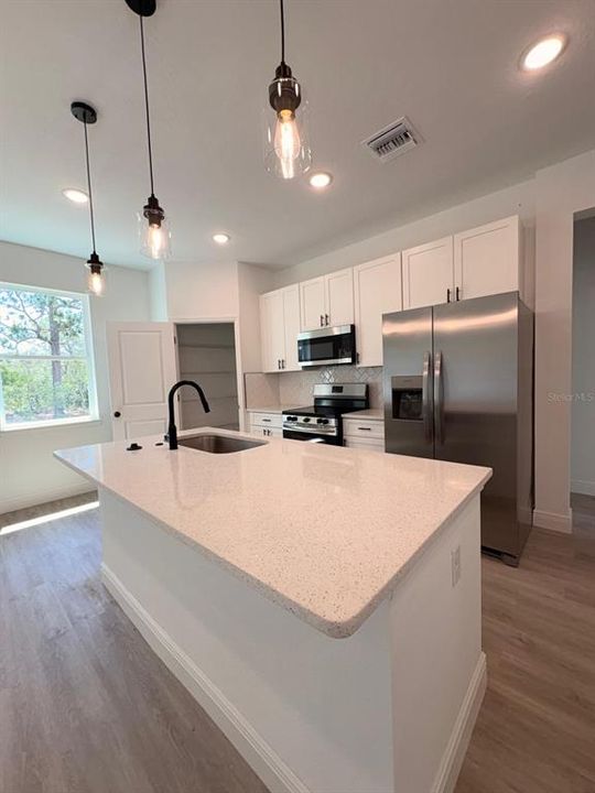 For Sale: $270,000 (4 beds, 2 baths, 1587 Square Feet)