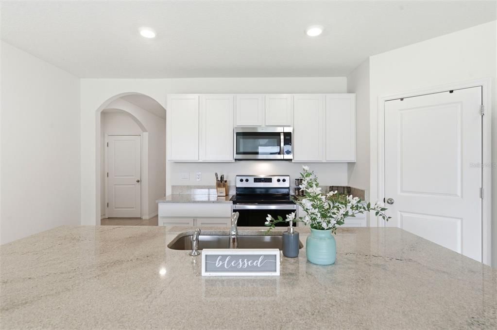 For Sale: $375,000 (4 beds, 2 baths, 1846 Square Feet)