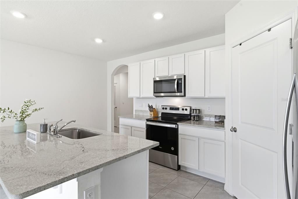 For Sale: $375,000 (4 beds, 2 baths, 1846 Square Feet)