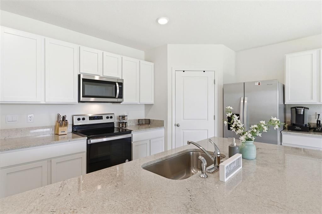 For Sale: $375,000 (4 beds, 2 baths, 1846 Square Feet)