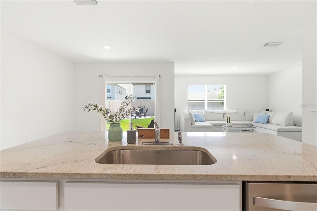 For Sale: $375,000 (4 beds, 2 baths, 1846 Square Feet)