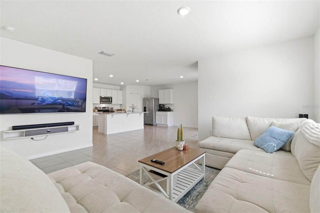 For Sale: $375,000 (4 beds, 2 baths, 1846 Square Feet)