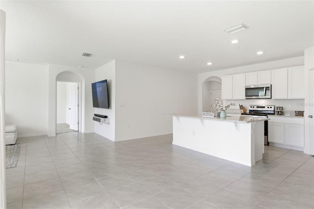 For Sale: $375,000 (4 beds, 2 baths, 1846 Square Feet)