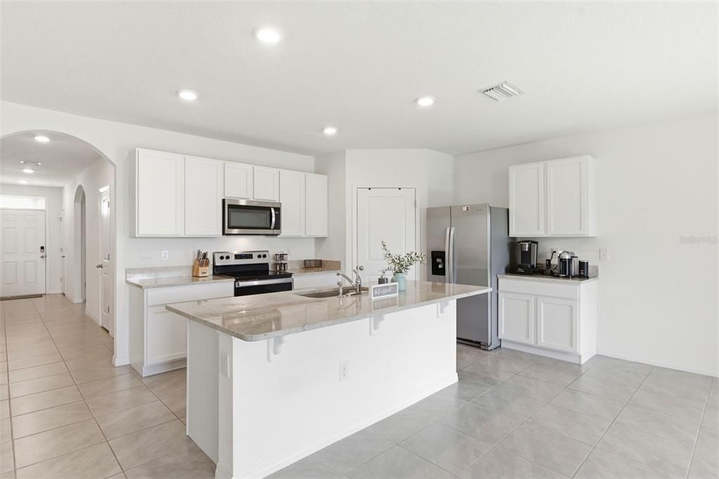 For Sale: $375,000 (4 beds, 2 baths, 1846 Square Feet)