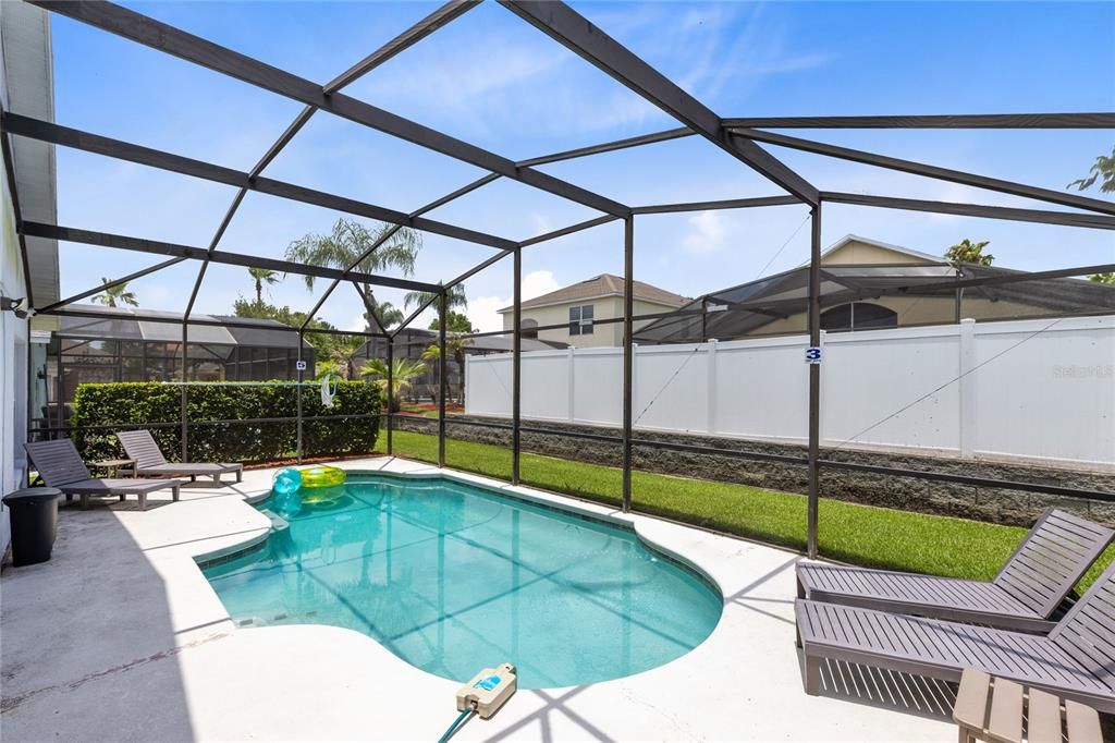 For Sale: $465,000 (4 beds, 3 baths, 1960 Square Feet)