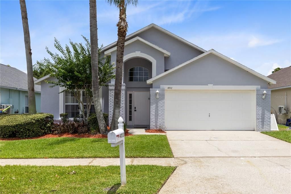 For Sale: $465,000 (4 beds, 3 baths, 1960 Square Feet)